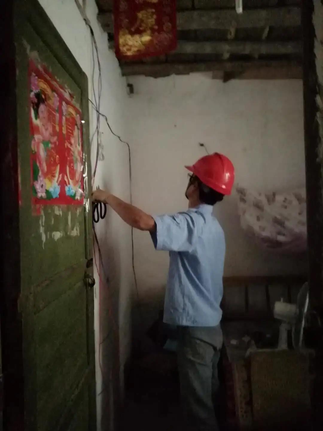 鈣鋅穩(wěn)定劑 【煒林納】積極響應(yīng)“紅色引領(lǐng)·居家安全”電工志愿者活動(dòng) (3)